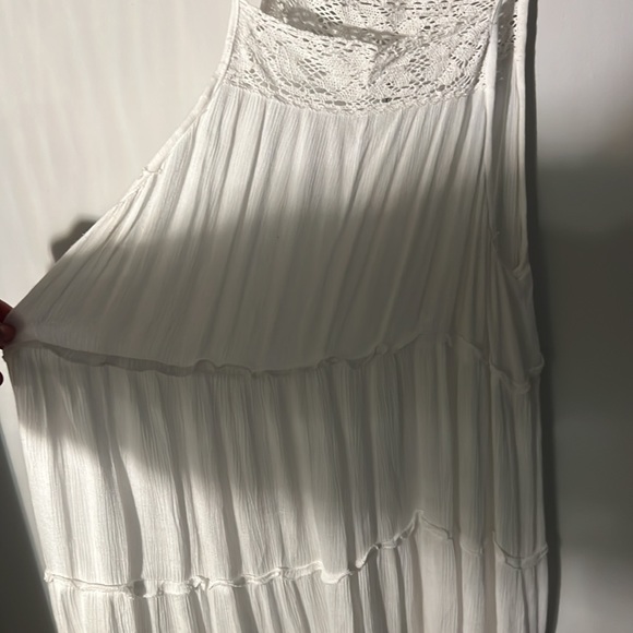 Short white cover-up - Picture 2 of 3